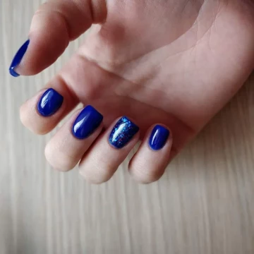 Manichiură semipermanenta